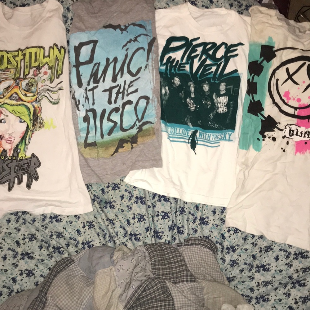 HOT TOPIC BAND TEE BUNDLE